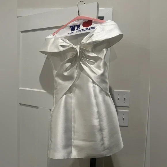 Espousal Dress in Ivory by Elliatt - Picture 3 of 3